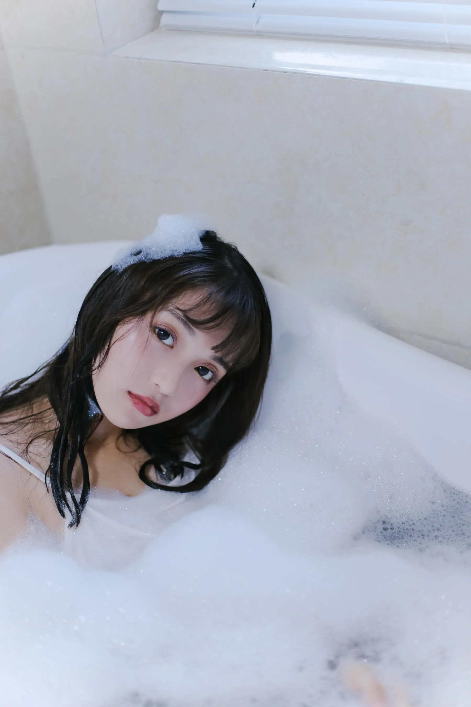 [YITUYU艺图语]2022.08.25 牛奶泡泡浴 一条鱼尾 [27P]插图